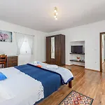V Tatil Evi Pamići