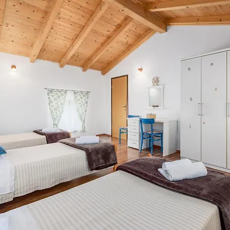 Holiday home Cozy In With Kitchen Pamici