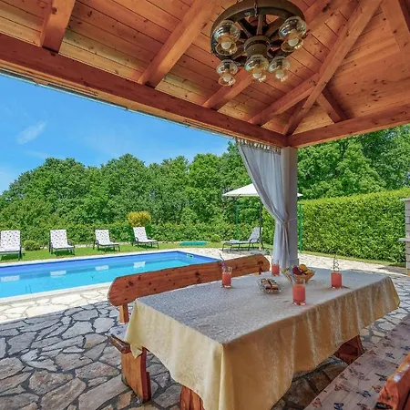 Holiday home Cozy In With Kitchen Pamici
