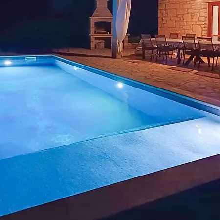 V Vakantiehuis Pamići