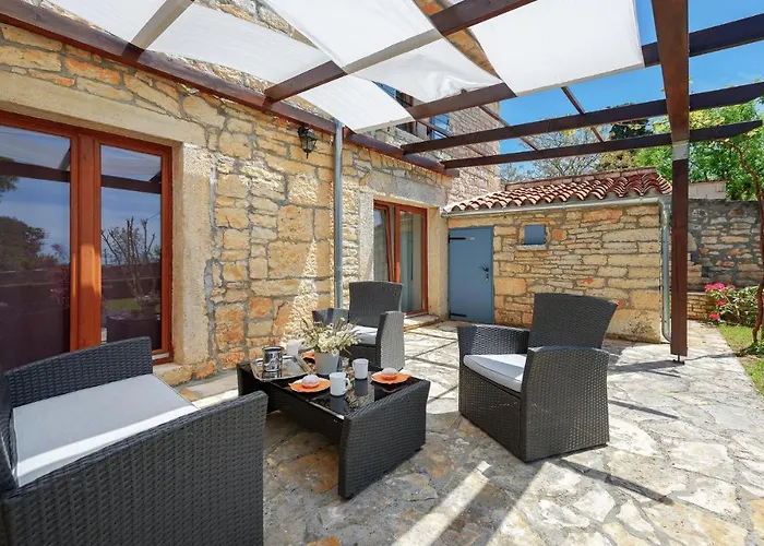 V Holiday home Pamici